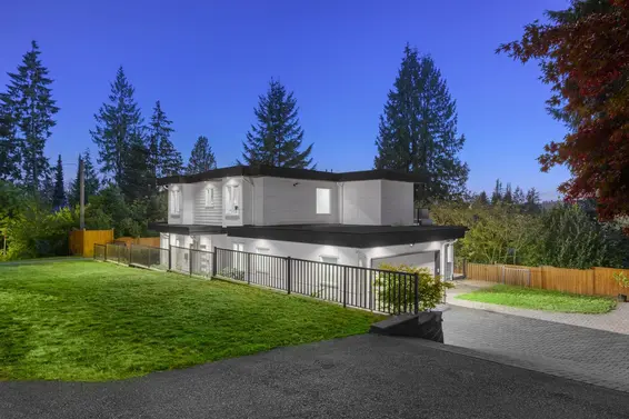 4935 Cedarcrest Avenue, North Vancouver For Sale - image 3