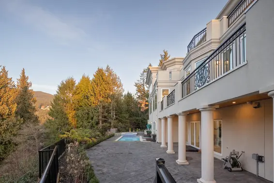 5417 Greentree Road, West Vancouver For Sale - image 36