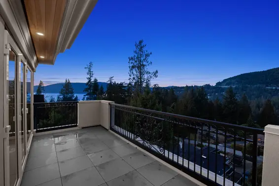 5417 Greentree Road, West Vancouver For Sale - image 38