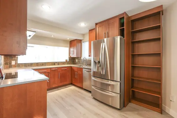 10 838 Tobruck Avenue, North Vancouver For Sale - image 7