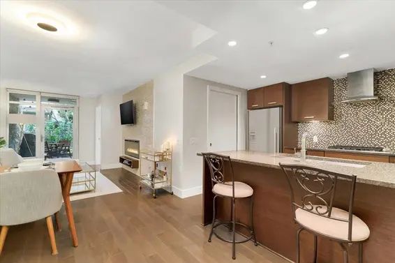 103 210 West 13th Street, North Vancouver