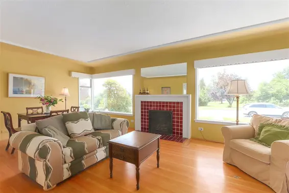 1016 Grand Boulevard, North Vancouver For Sale - image 2