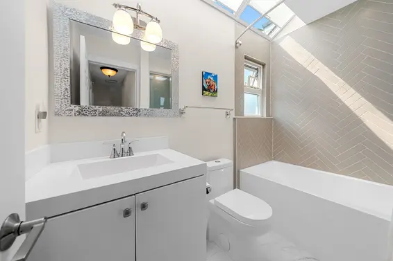 4 230 West 16th Street, North Vancouver For Sale - image 26