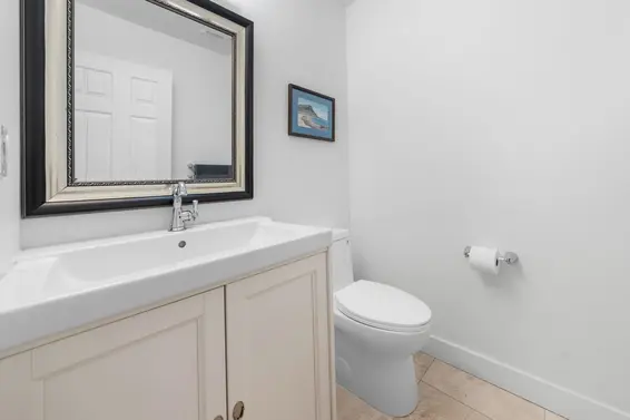 4 230 West 16th Street, North Vancouver For Sale - image 31