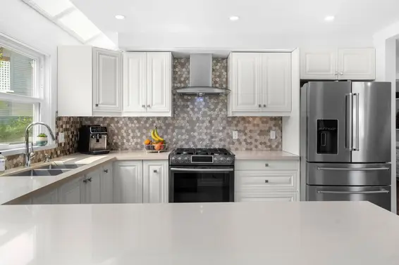 4 230 West 16th Street, North Vancouver For Sale - image 4