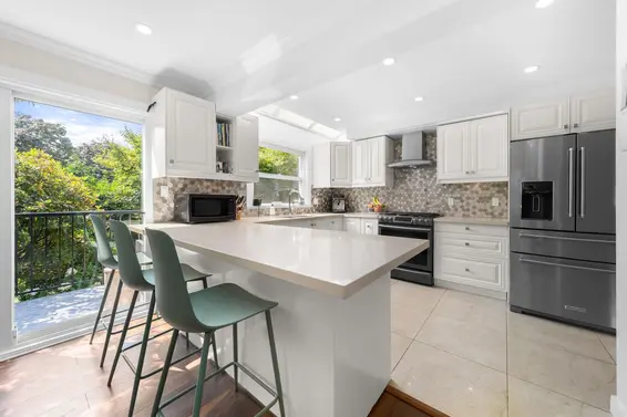 4 230 West 16th Street, North Vancouver For Sale - image 5