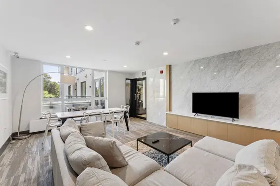 303 707 East 3 Street, North Vancouver For Sale - image 30
