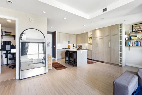 303 707 East 3 Street, North Vancouver For Sale - image 8