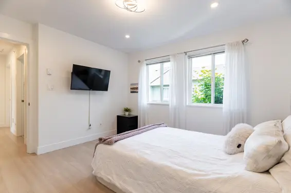 2 1233 West 16th Street, North Vancouver For Sale - image 23
