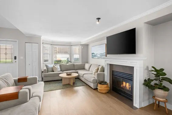 7 245 East 5th Street, North Vancouver