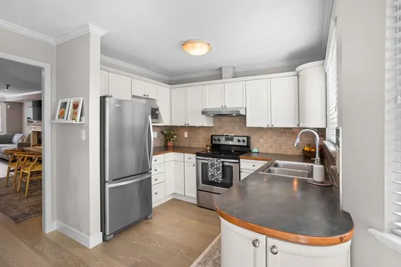 7 245 East 5th Street, North Vancouver For Sale - image 11