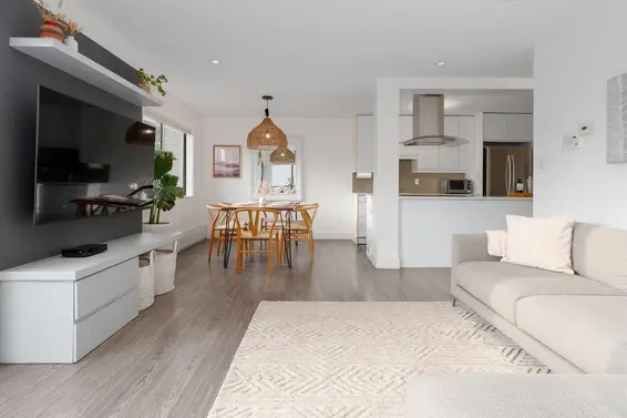 103 127 East 4th Street, North Vancouver For Sale - image 2