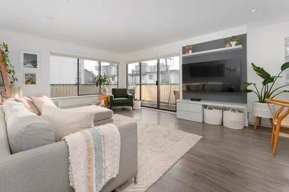 103 127 East 4th Street, North Vancouver For Sale - image 3