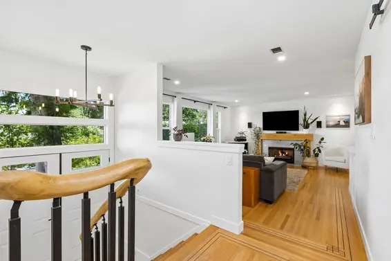 1214 Eastview Road, North Vancouver For Sale - image 14