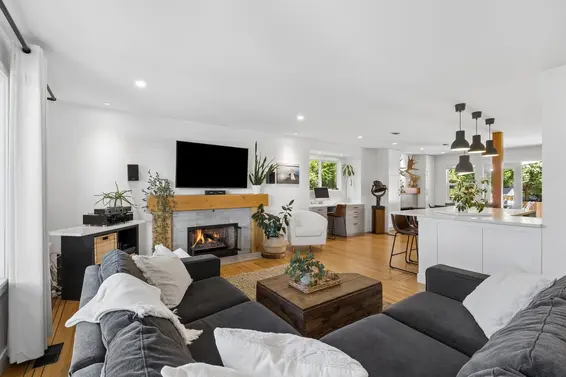 1214 Eastview Road, North Vancouver For Sale - image 3
