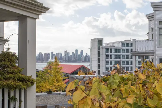 313 147 East 1st Street, North Vancouver