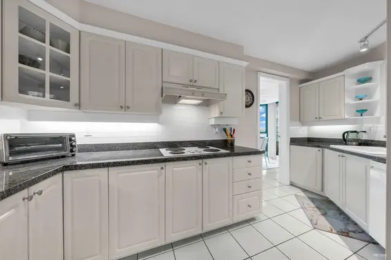 9D 328 Taylor Way, West Vancouver For Sale - image 7