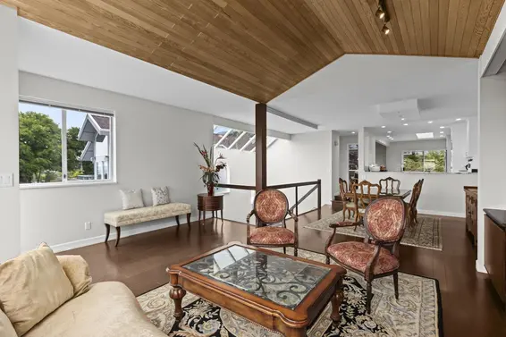 2319 Marine Drive, West Vancouver For Sale - image 10