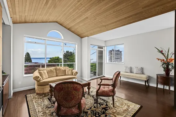 2319 Marine Drive, West Vancouver For Sale - image 2