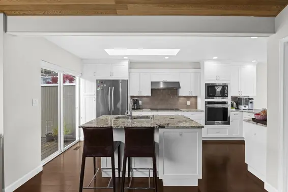 2319 Marine Drive, West Vancouver For Sale - image 4
