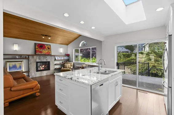 2319 Marine Drive, West Vancouver For Sale - image 6