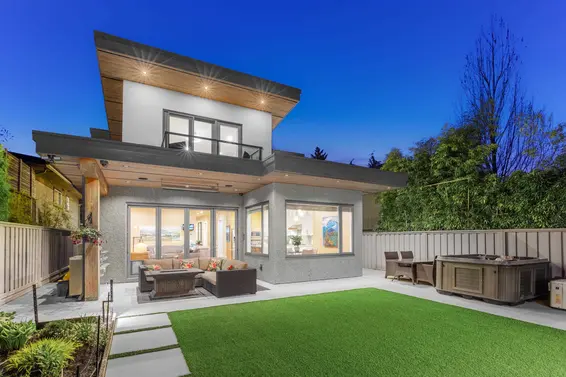 315 East 20th Street, North Vancouver For Sale - image 2