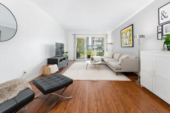 301 155 East 5th Street, North Vancouver