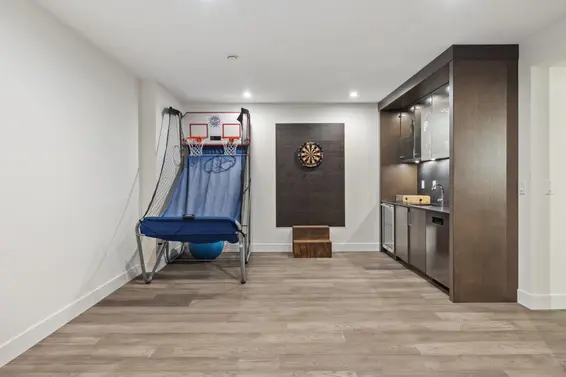 686 East Osborne Road, North Vancouver For Sale - image 30