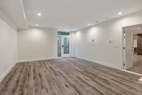 686 East Osborne Road, North Vancouver For Sale - image 33