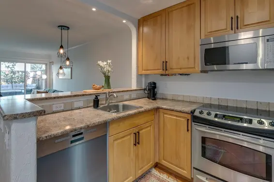 160 West 12th Street, North Vancouver For Sale - image 2