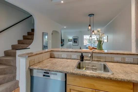 160 West 12th Street, North Vancouver For Sale - image 8