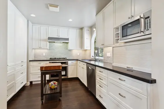 3975 Woodbury Avenue, North Vancouver For Sale - image 10