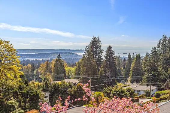 3975 Woodbury Avenue, North Vancouver For Sale - image 2