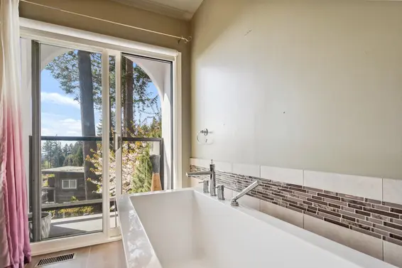 3975 Woodbury Avenue, North Vancouver For Sale - image 21
