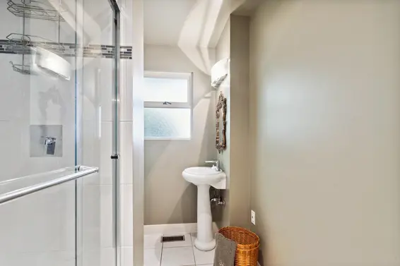 3975 Woodbury Avenue, North Vancouver For Sale - image 24