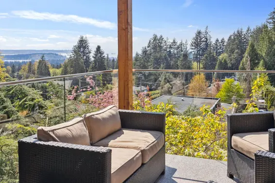 3975 Woodbury Avenue, North Vancouver For Sale - image 3