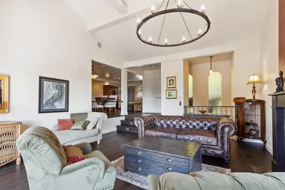 3975 Woodbury Avenue, North Vancouver For Sale - image 8
