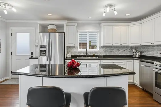 318 East Keith Road, North Vancouver For Sale - image 12