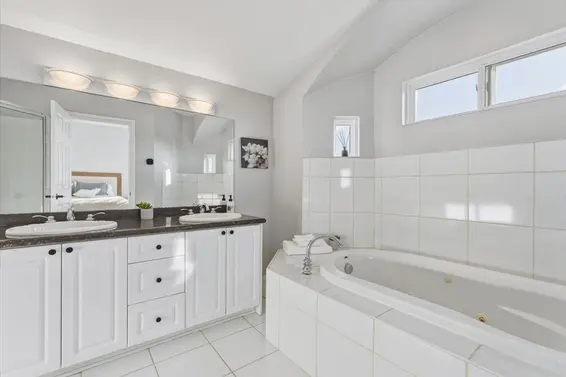 318 East Keith Road, North Vancouver For Sale - image 25