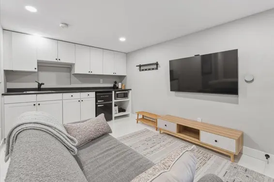 318 East Keith Road, North Vancouver For Sale - image 29