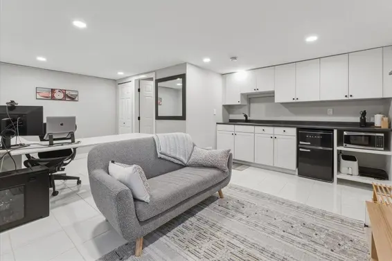 318 East Keith Road, North Vancouver For Sale - image 30