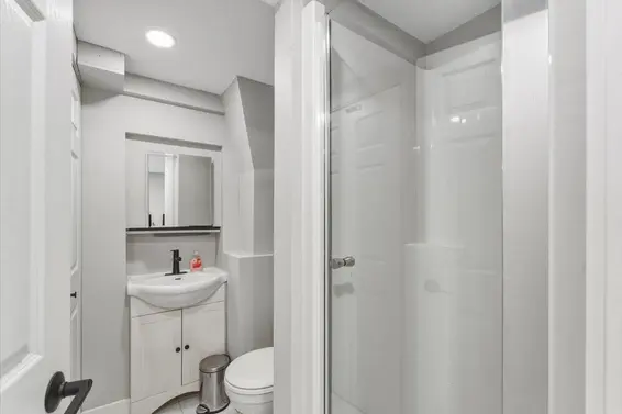 318 East Keith Road, North Vancouver For Sale - image 31