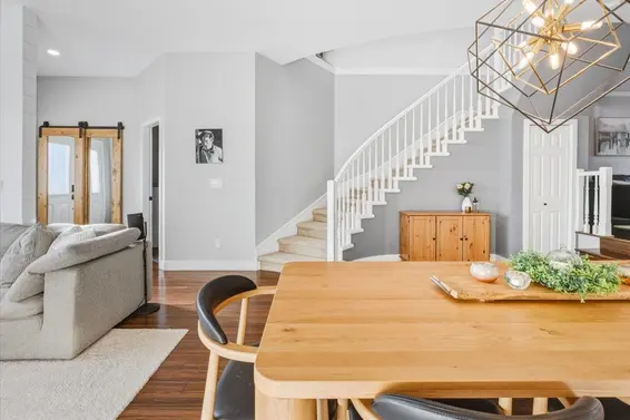 318 East Keith Road, North Vancouver For Sale - image 4