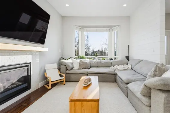 318 East Keith Road, North Vancouver For Sale - image 6