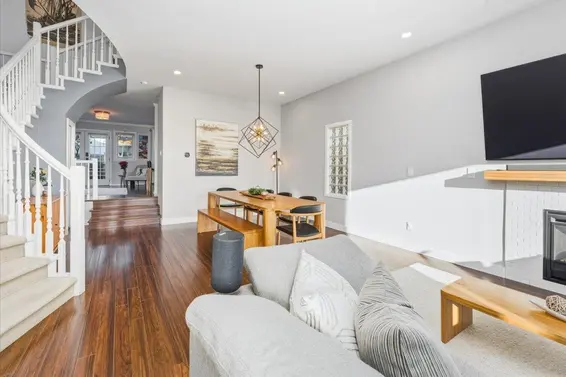 318 East Keith Road, North Vancouver For Sale - image 8