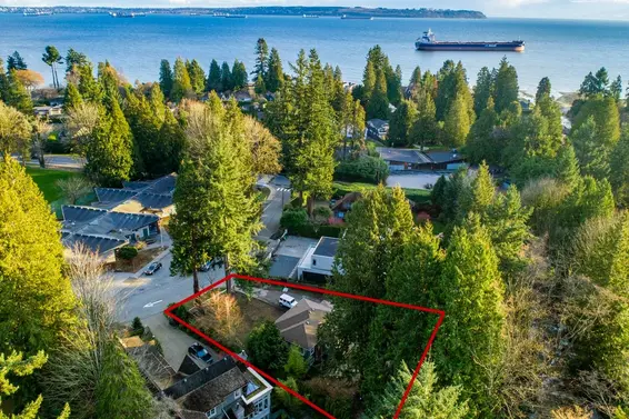 4325 Morgan Crescent, West Vancouver For Sale - image 2