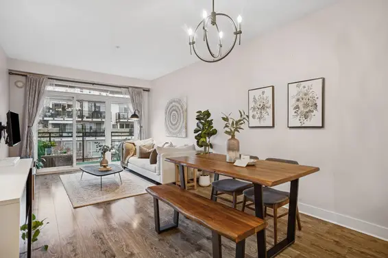 303 733 West 14 Street, North Vancouver