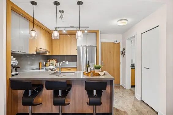 303 733 West 14 Street, North Vancouver For Sale - image 10