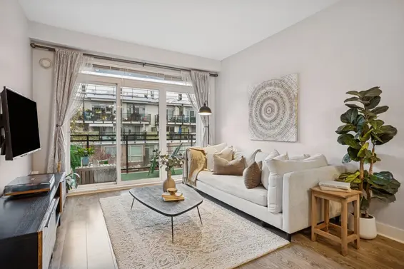 303 733 West 14 Street, North Vancouver For Sale - image 4