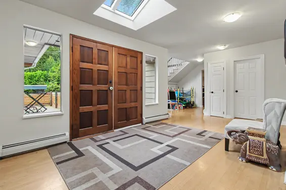 4321 Keith Road, West Vancouver For Sale - image 2